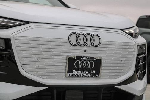 2025 Audi Q6 e-tron Premium