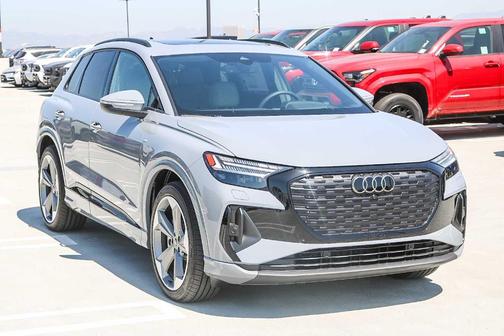 2025 Audi Q4 e-tron 55 quattro Premium