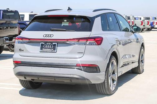2025 Audi Q4 e-tron 55 quattro Premium