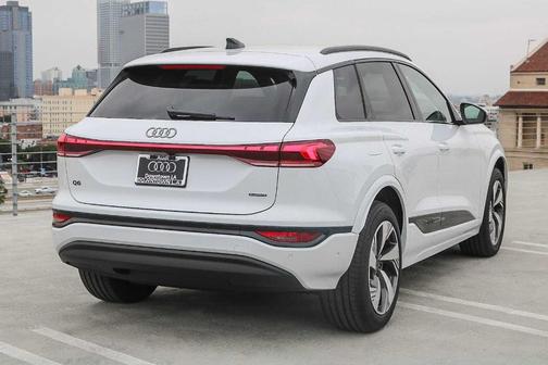 2025 Audi Q6 e-tron Premium