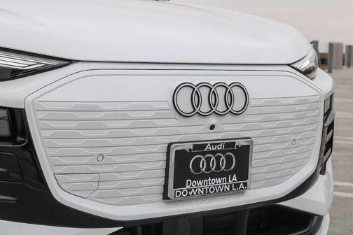 2025 Audi Q6 e-tron Premium