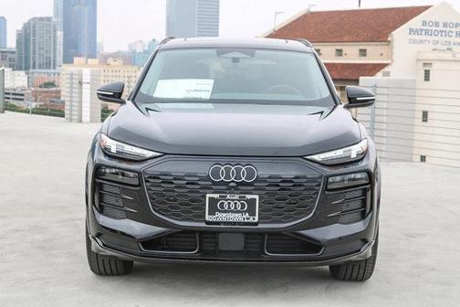 2025 Audi Q6 e-tron Premium