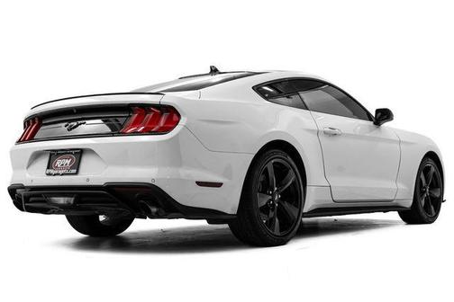 2022 Ford Mustang EcoBoost