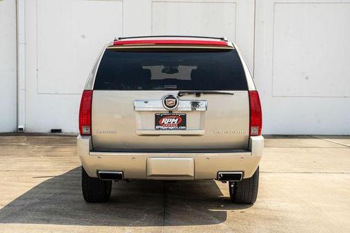 Silver Coast Metallic 2013 Cadillac Escalade Platinum Edition