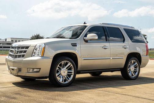 Silver Coast Metallic 2013 Cadillac Escalade Platinum Edition