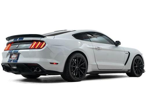 2017 Ford Shelby GT350 Base