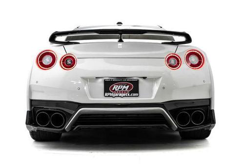 2020 Nissan GT-R Premium Dual-clutch 6-Speed Transmission