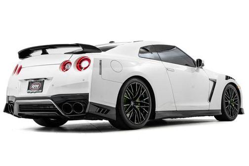 2020 Nissan GT-R Premium Dual-clutch 6-Speed Transmission