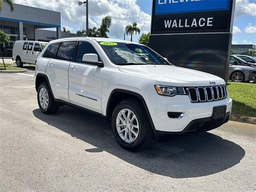2022 Jeep Grand Cherokee Laredo