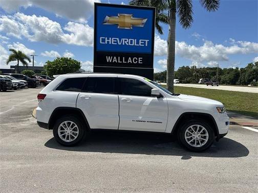 2022 Jeep Grand Cherokee Laredo