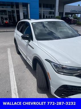 2022 Volkswagen Tiguan 2.0T SE R-Line Black
