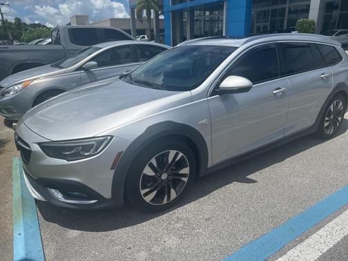 2018 Buick Regal TourX Essence