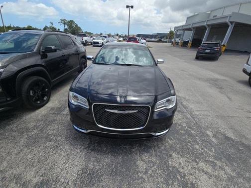 2017 Chrysler 300C Base