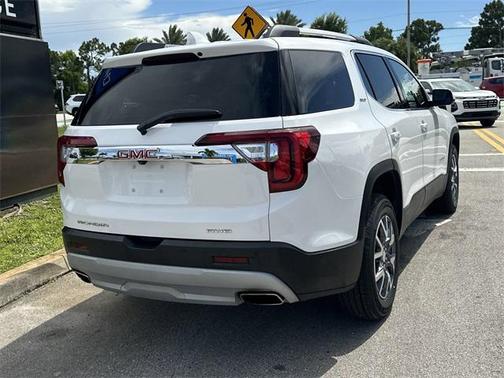 2023 GMC Acadia AWD SLT