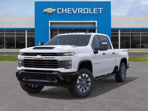 Summit White 2026 Chevrolet Silverado 2500 Custom