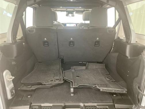 2024 Jeep Wrangler 4-Door Sahara 4x4