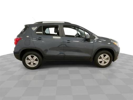 Shadow Gray Metallic 2022 Chevrolet Trax LT