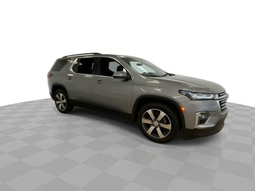 Sterling Gray Metallic 2023 Chevrolet Traverse LT Leather