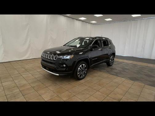 Diamond Black Crystal Pearlcoat 2022 Jeep Compass Limited