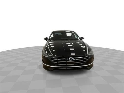 Phantom Black 2022 Hyundai SONATA SE