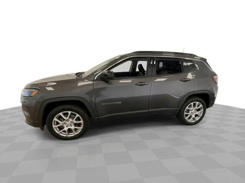 Granite Crystal Metallic Clearcoat 2022 Jeep Compass Latitude Lux