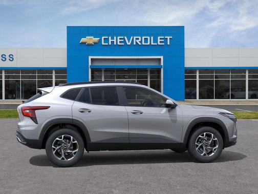 Sterling Gray Metallic 2026 Chevrolet Trax LT