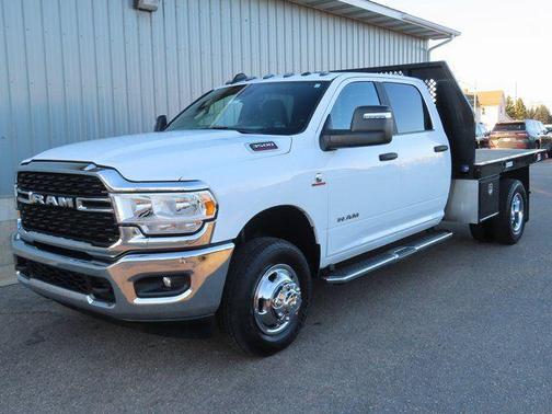 2024 RAM 3500 Big Horn Crew Cab 4x4 8' Box