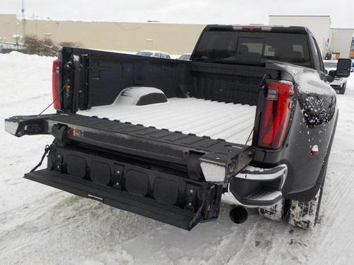 2024 GMC Sierra 3500 SLT