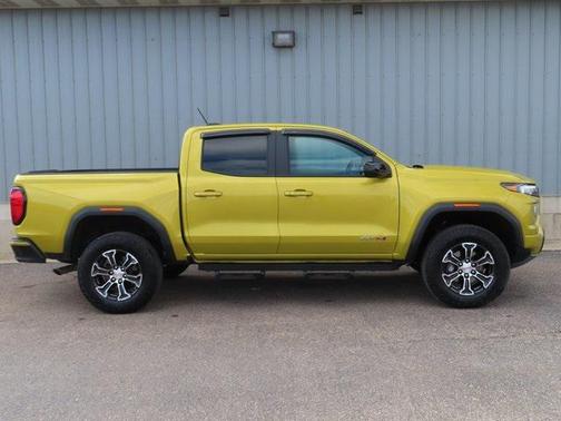 2023 GMC Canyon Base