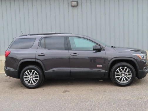 2017 GMC Acadia SLE-2
