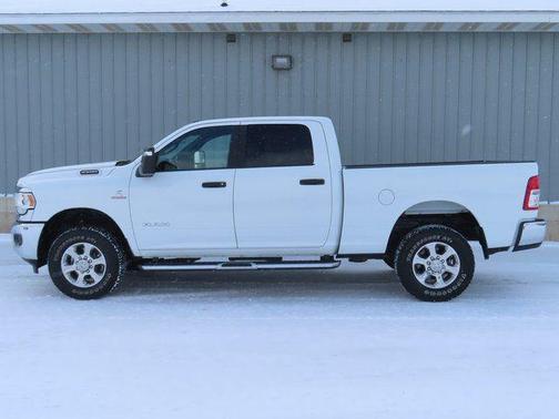Bright White Clearcoat 2024 RAM 2500 Big Horn Crew Cab 4x4 6'4' Box