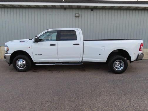 2024 RAM 3500 Big Horn Crew Cab 4x4 8' Box