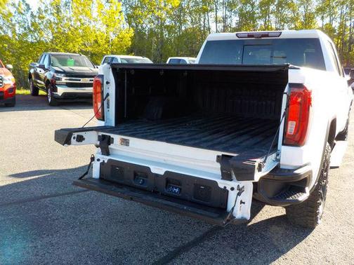 Summit White 2023 GMC Sierra 1500 AT4X