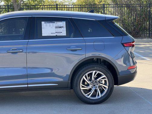 2025 Lincoln Corsair Premiere