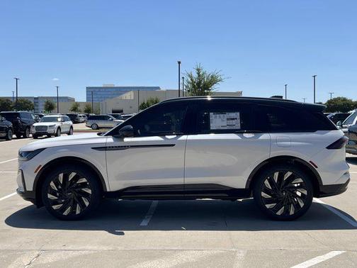 2025 Lincoln Nautilus Reserve