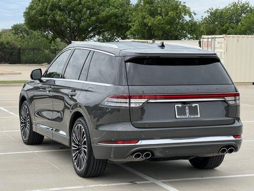 Chroma Caviar Dark Gray Metallic Clearcoat 2023 Lincoln Aviator Black Label AWD