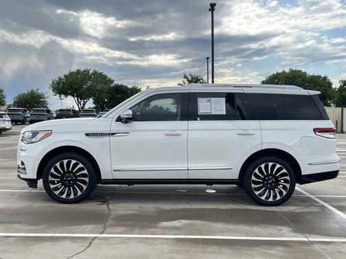 2023 Lincoln Navigator Black Label