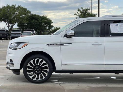 2023 Lincoln Navigator Black Label