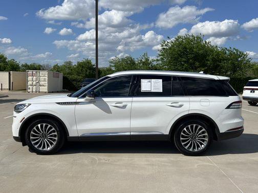 Pristine White Metallic Tri-Coat 2023 Lincoln Aviator Reserve