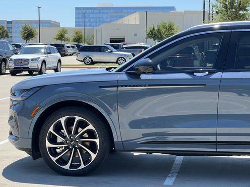 2025 Lincoln Nautilus Black Label