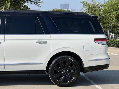 2022 Lincoln Navigator Black Label