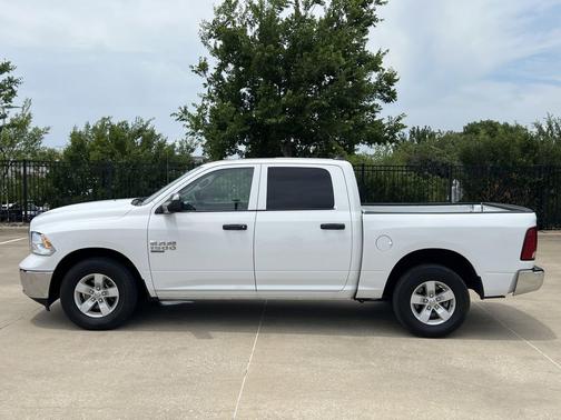 Bright White Clearcoat 2023 RAM 1500 Classic SLT