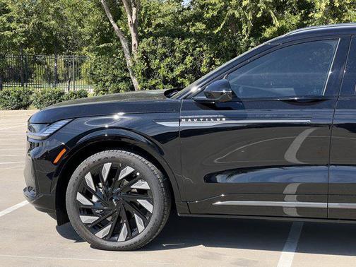 2025 Lincoln Nautilus Reserve