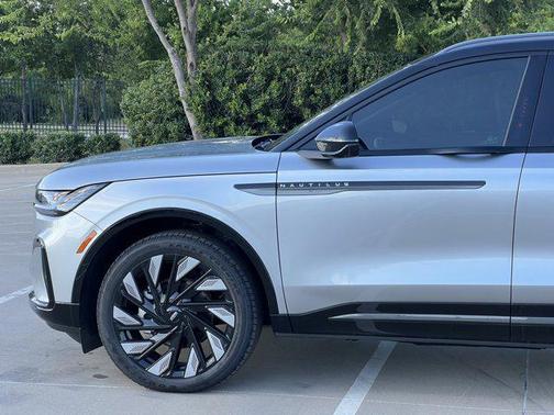 2025 Lincoln Nautilus Reserve