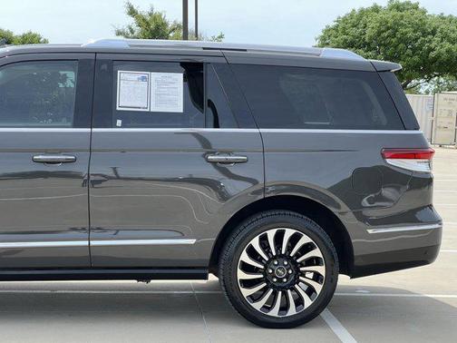 2022 Lincoln Navigator Black Label