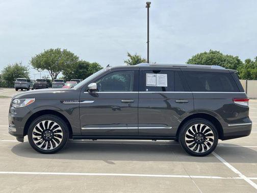 2022 Lincoln Navigator Black Label