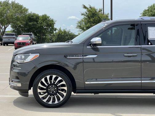 2022 Lincoln Navigator Black Label