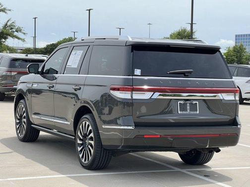 2022 Lincoln Navigator Black Label