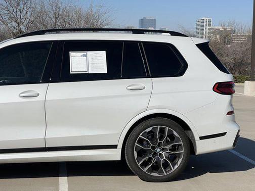 2025 BMW X7 xDrive40i