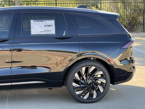 2025 Lincoln Nautilus Reserve